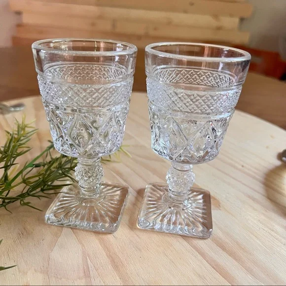Clear Glass Small Goblet shot Glass set of 2 - Picture 5 of 8